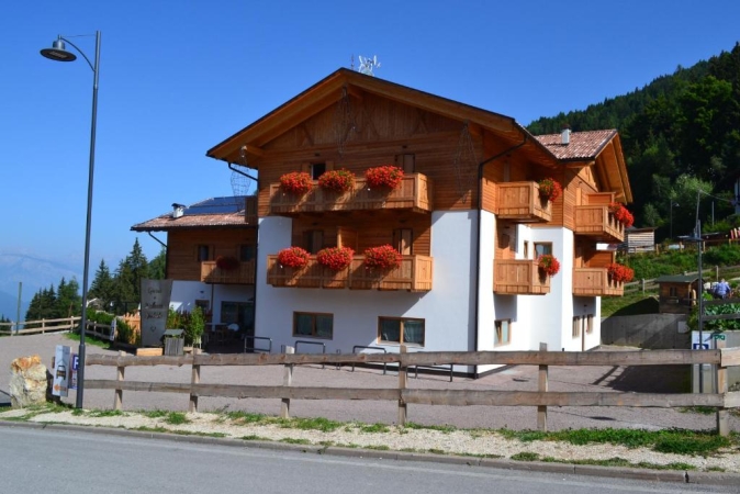 Hotel Aurora e Garni Wellness Vignola-Falesina, Trento