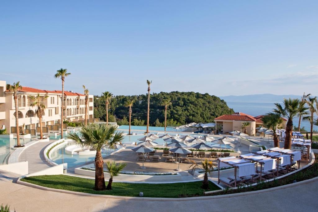 Cora Hotel and Spa Resort