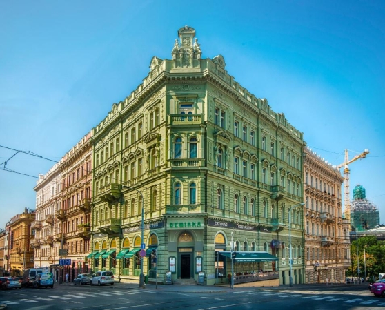 Deminka Palace 